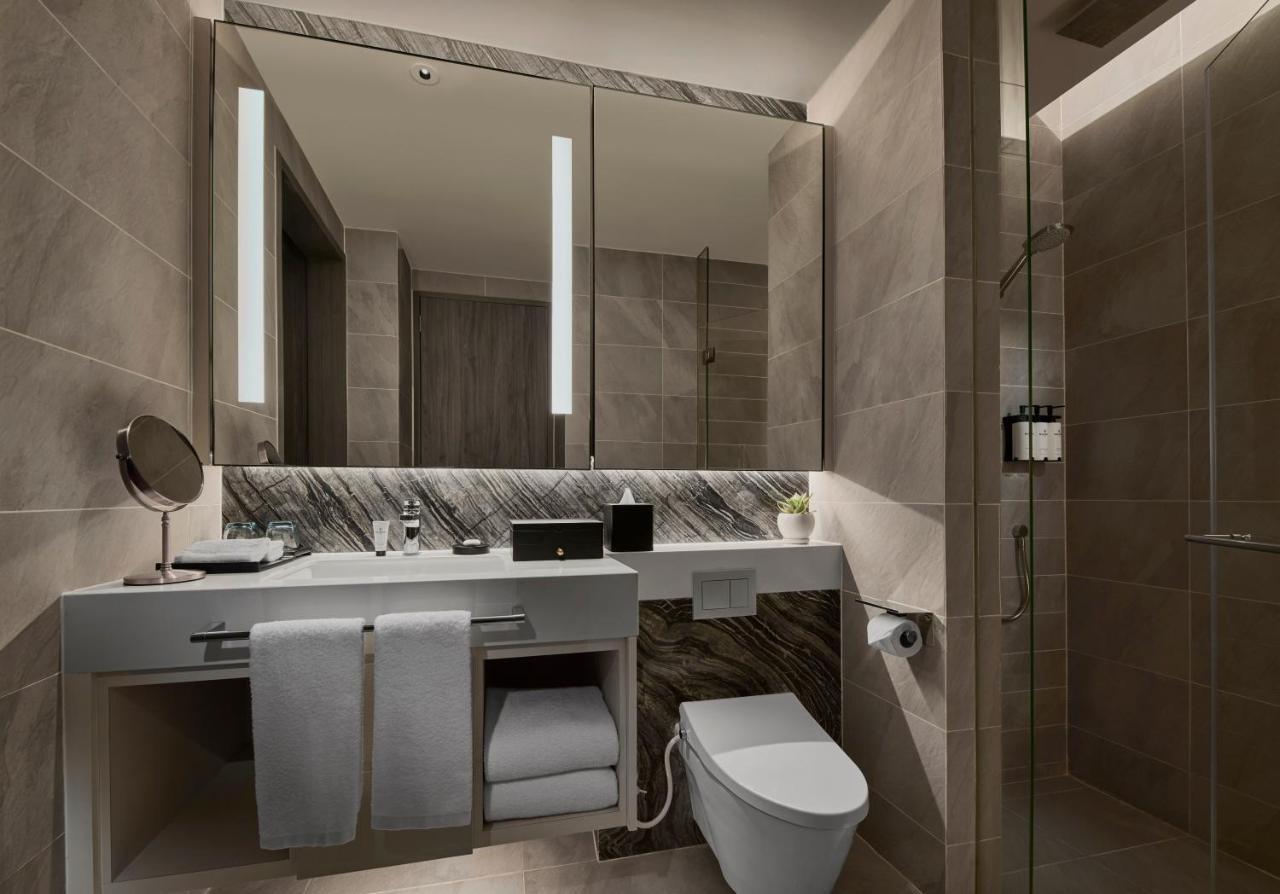 Pan Pacific Serviced Suites Kuala Lumpur Exterior photo Bathroom